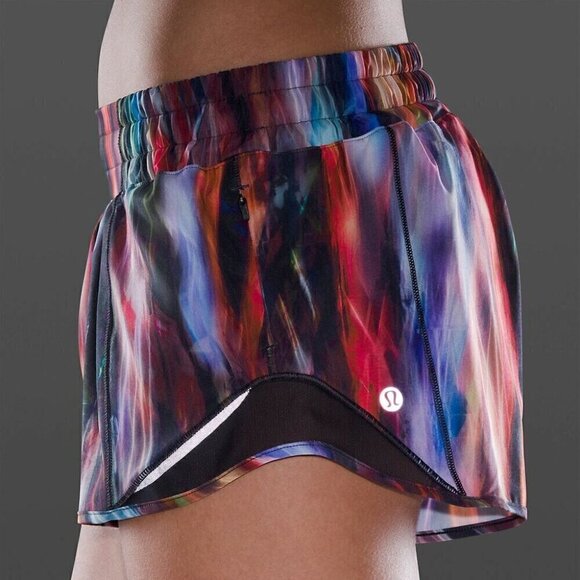 Lululemon | Hotty Hot Short II Size 4 - Picture 2 of 8